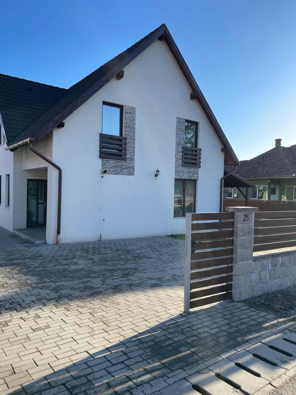 Fenyo Apartman House Ii. Одорхею-Секуйеск Экстерьер фото